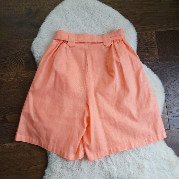 Vintage 1960s Coral High Waisted Pleated Bermuda Long Shorts - Picture 5 of 9